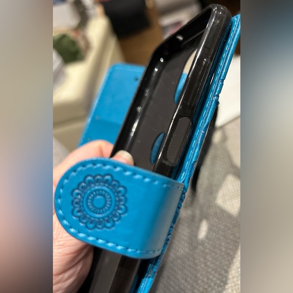 Phone Case/Wallet - Picture 6 of 7